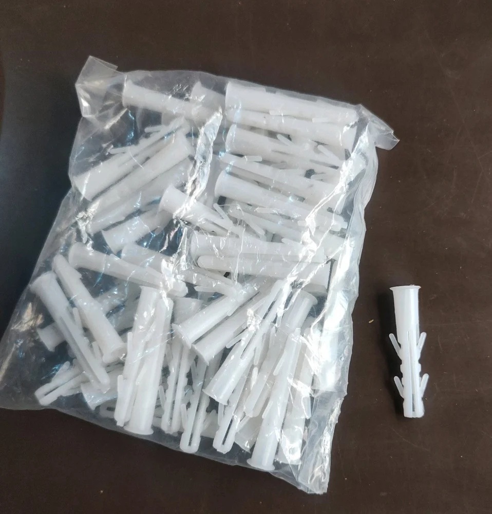 pvc-wall-plug-1000x1000